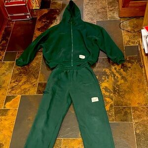 Comftr Green Hoodie and Sweatpants Set medium zip up